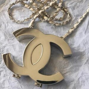 CHANELCC Logo in Silver tone metal Pendant chain necklace or mini Bag